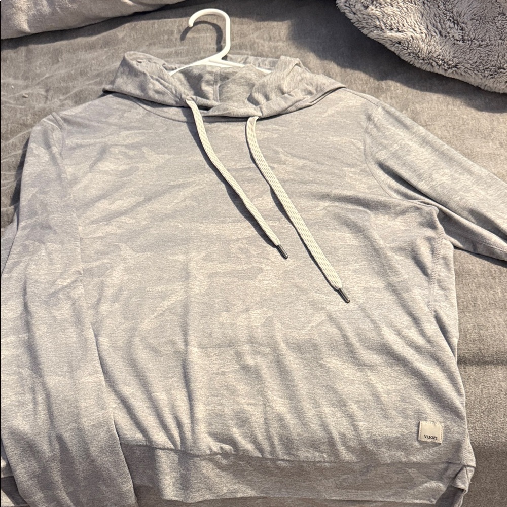 Vuori Light Gray Sweatshirt